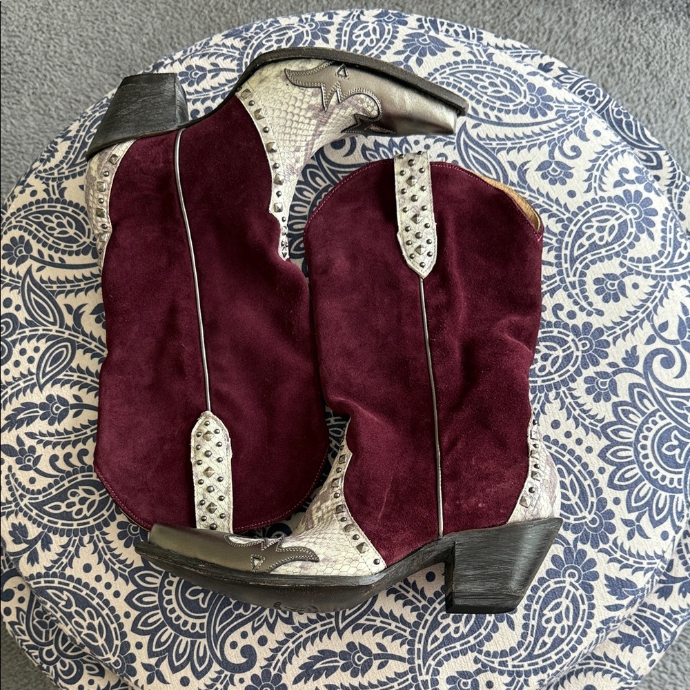 Idyllwind brandywine boots.